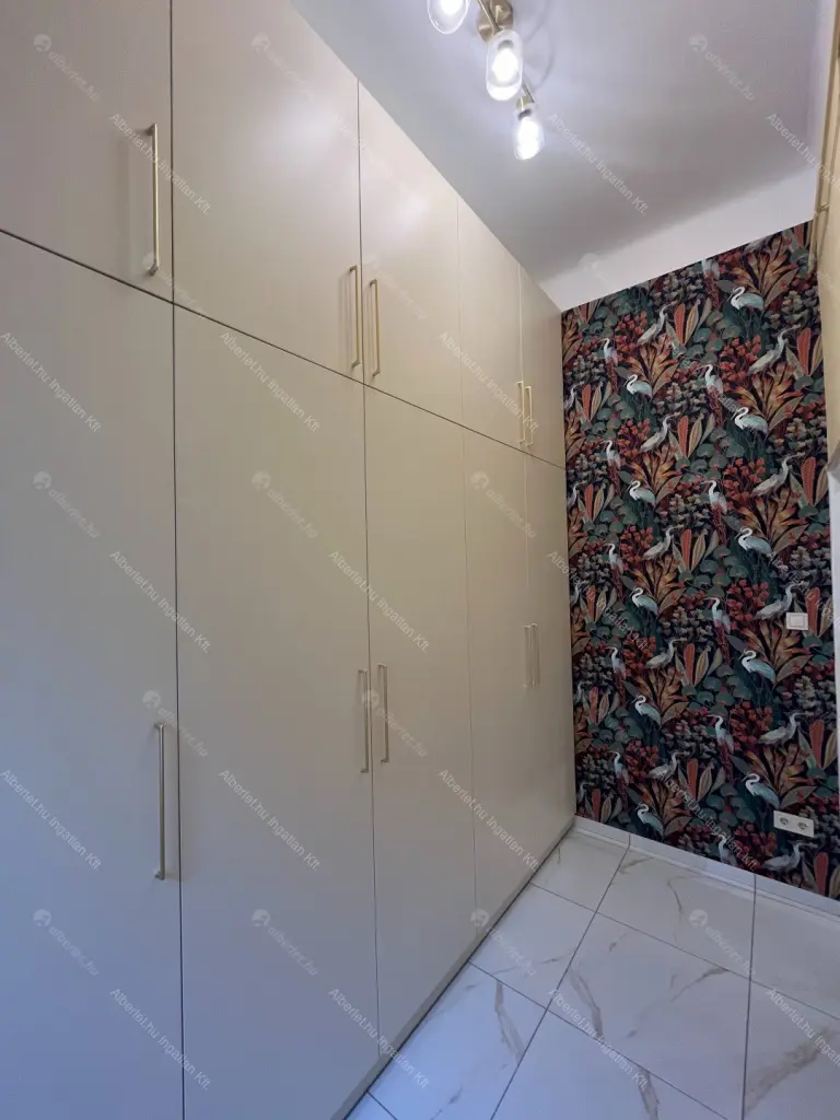 Kiadó albérlet 450000 Ft/hó áron: Budapest, VIII. kerület  Gutenberg tér. Mérete: 107 nm, 3 szobás | Alberlet.hu - 6702202