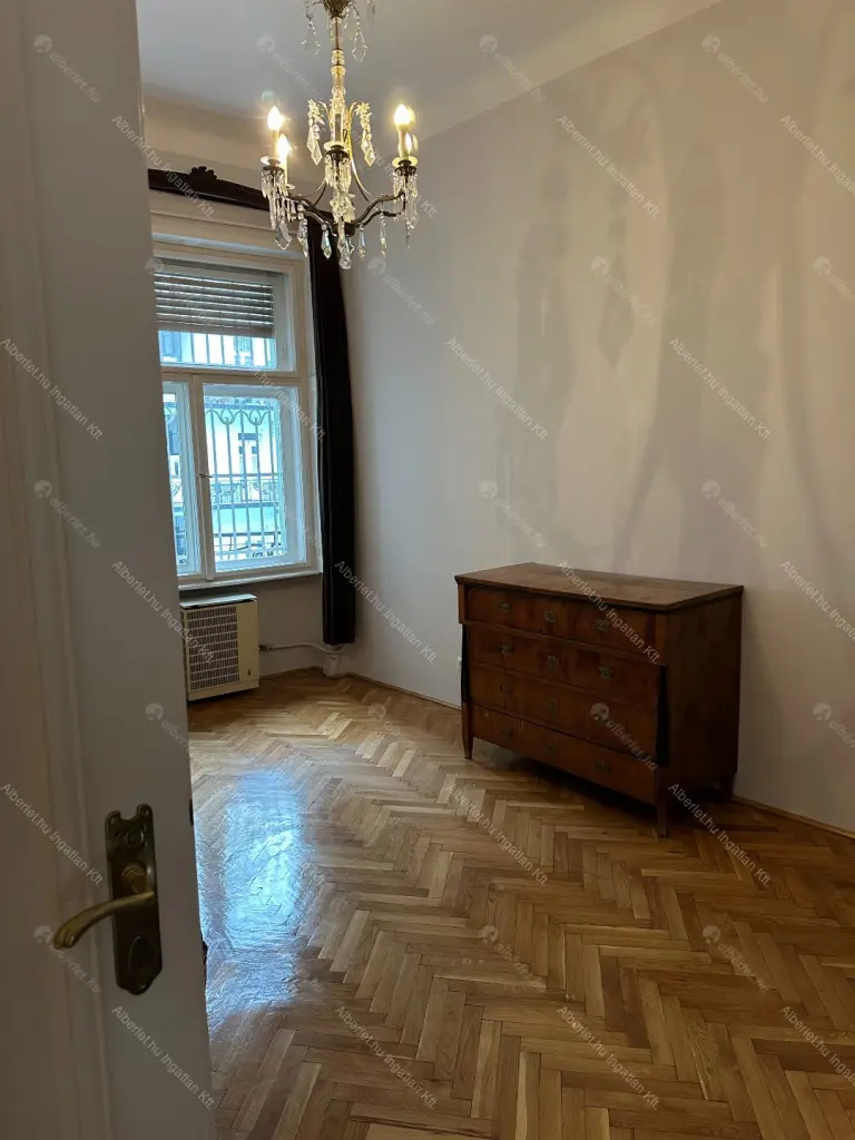 Kiadó albérlet 400000 Ft/hó áron: Budapest, VIII. kerület  Gutenberg tér. Mérete: 115 nm, 4 szobás | Alberlet.hu - 6659777