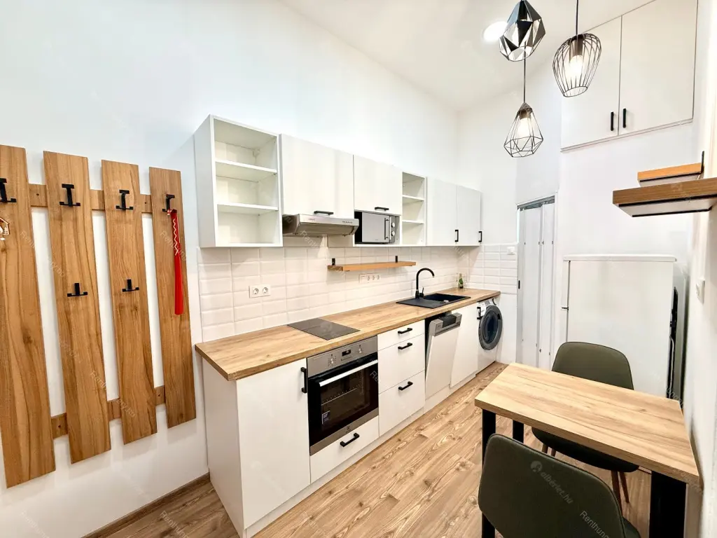 Kiadó albérlet 200000 Ft/hó áron: Budapest, VIII. kerület  Gyulai Pál utca. Mérete: 31 nm, 1 szobás | Alberlet.hu - 6650554