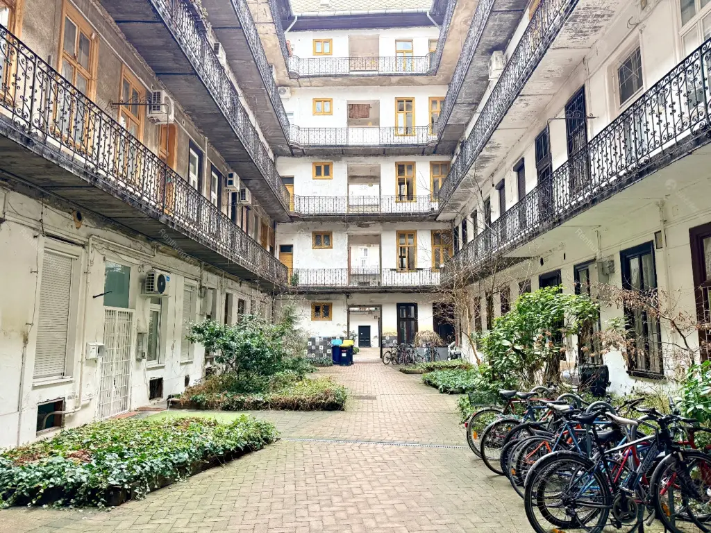 Kiadó albérlet 200000 Ft/hó áron: Budapest, VIII. kerület  Gyulai Pál utca. Mérete: 31 nm, 1 szobás | Alberlet.hu - 6650563