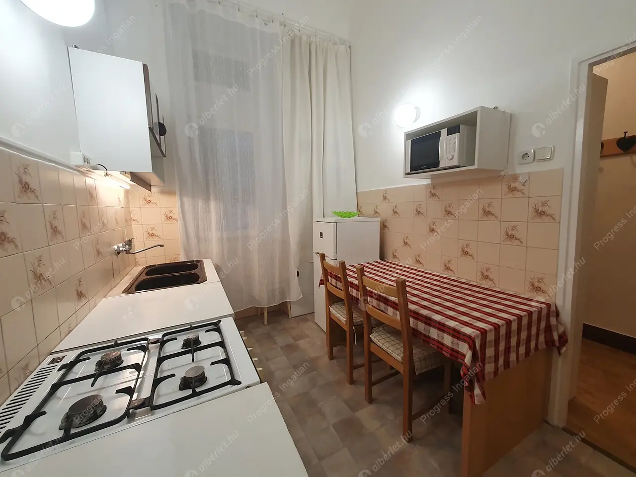 Kiadó albérlet 180000 Ft/hó áron: Budapest, VIII. kerület  Gyulai Pál utca. Mérete: 41 nm, 1 szobás | Alberlet.hu - 6639534