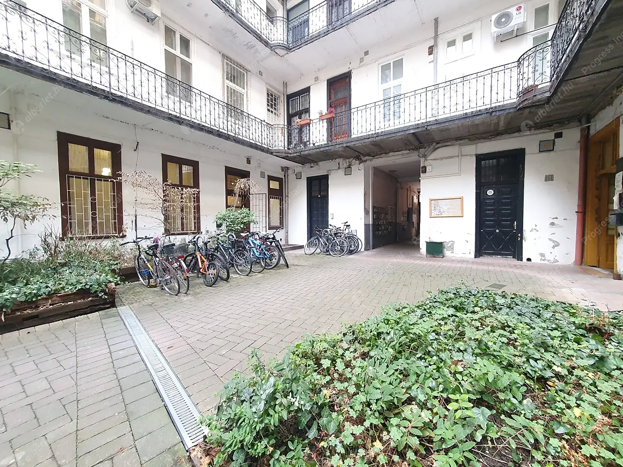 Kiadó albérlet 180000 Ft/hó áron: Budapest, VIII. kerület  Gyulai Pál utca. Mérete: 41 nm, 1 szobás | Alberlet.hu - 6639539