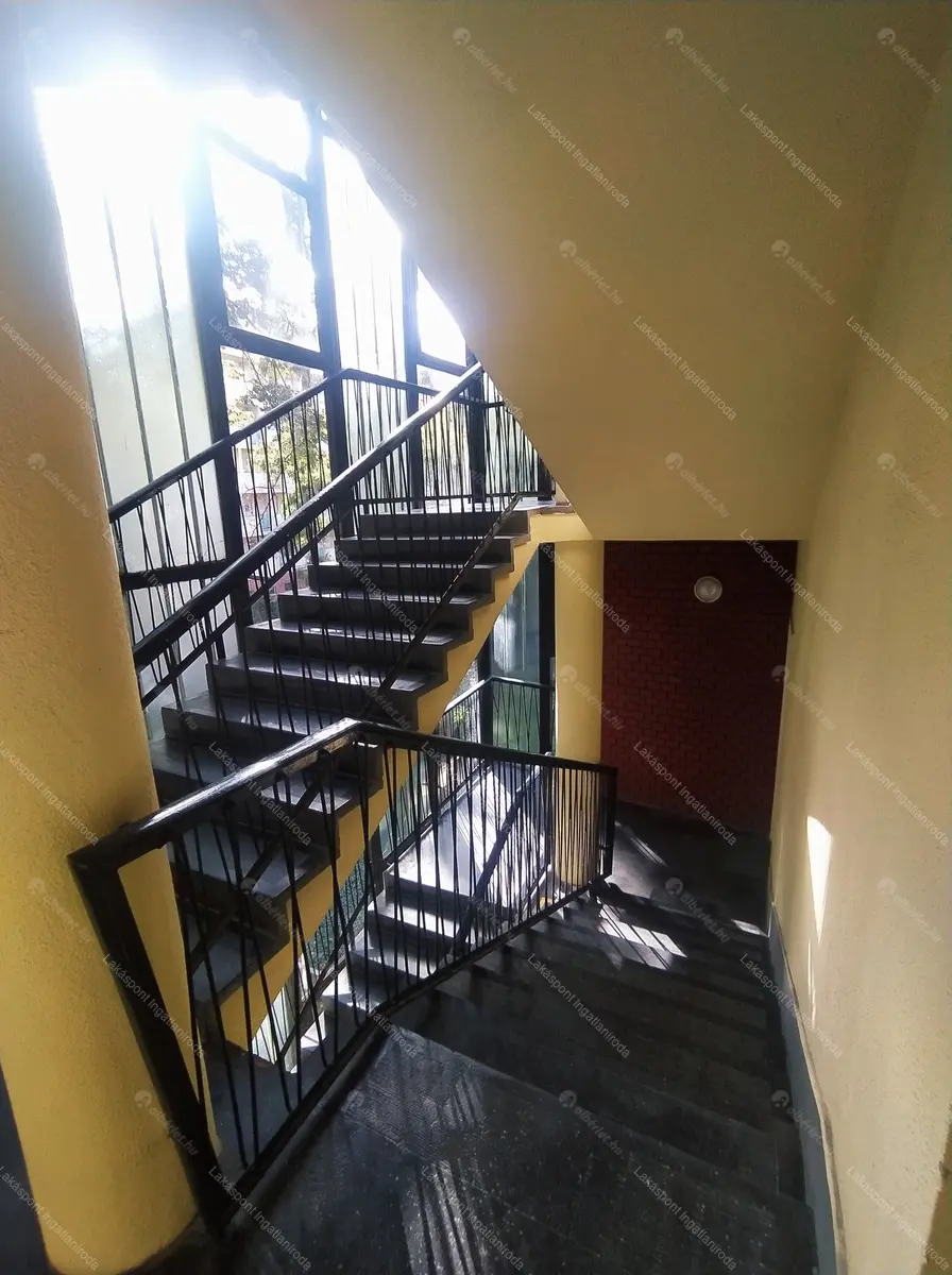 Kiadó albérlet 220000 Ft/hó áron: Budapest, VIII. kerület  Harminckettesek tere. Mérete: 50 nm, 2 szobás | Alberlet.hu - 6674839