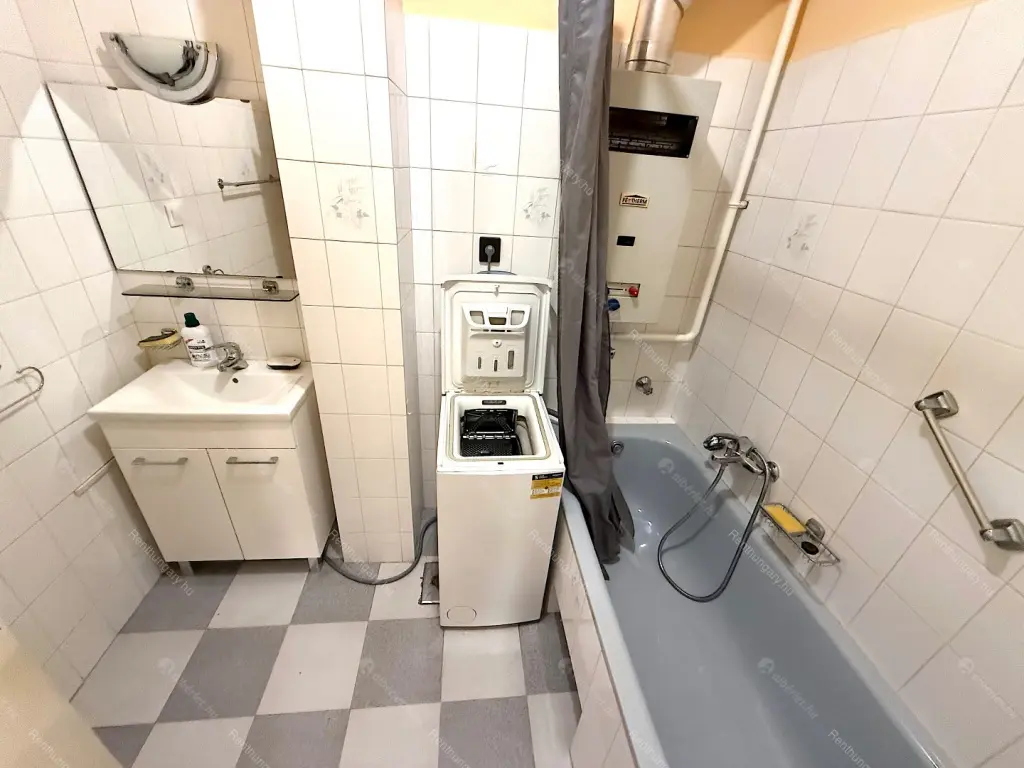 Kiadó albérlet 230000 Ft/hó áron: Budapest, VIII. kerület  Harminckettesek tere. Mérete: 55 nm, 1 szobás | Alberlet.hu - 6643987