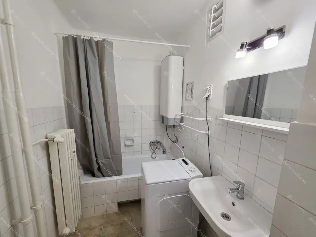 Kiadó albérlet 300000 Ft/hó áron: Budapest, VIII. kerület  Harminckettesek tere. Mérete: 64 nm, 1 szobás | Alberlet.hu - 6677921