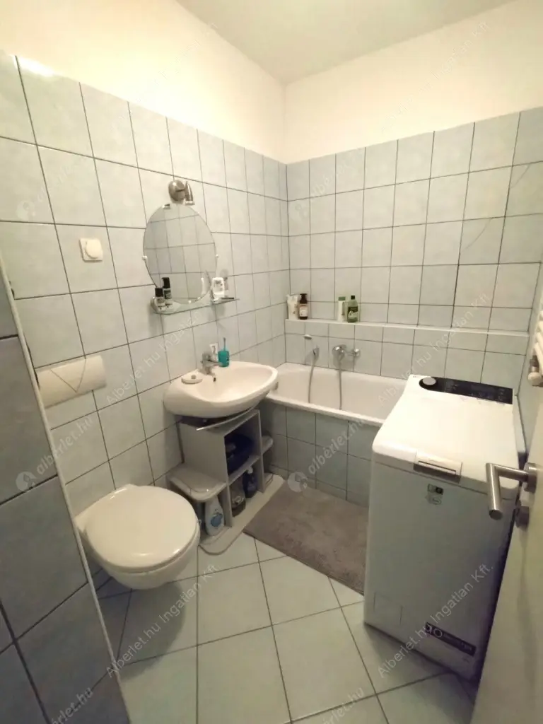 Kiadó albérlet 280000 Ft/hó áron: Budapest, VIII. kerület  Horánszky utca. Mérete: 30 nm, 1 szobás | Alberlet.hu - 6578574