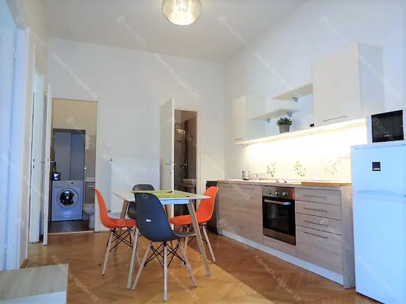 Kiadó albérlet 340000 Ft/hó áron: Budapest, VIII. kerület  Horánszky utca. Mérete: 80 nm, 3 szobás | Alberlet.hu - 6687039