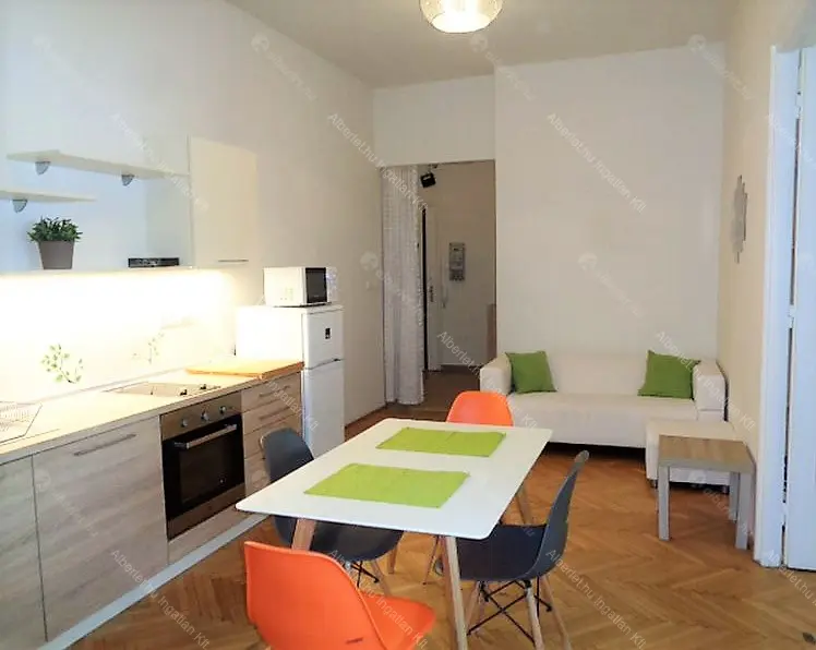 Kiadó albérlet 340000 Ft/hó áron: Budapest, VIII. kerület  Horánszky utca. Mérete: 80 nm, 3 szobás | Alberlet.hu - 6687044