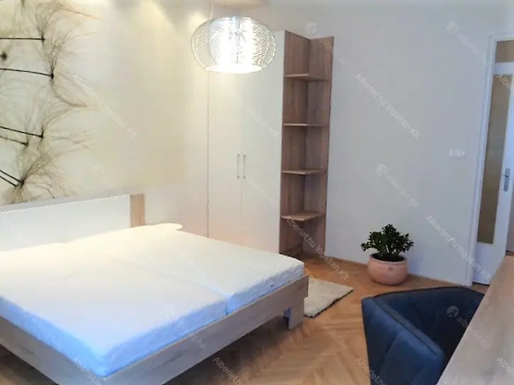 Kiadó albérlet 340000 Ft/hó áron: Budapest, VIII. kerület  Horánszky utca. Mérete: 80 nm, 3 szobás | Alberlet.hu - 6687058