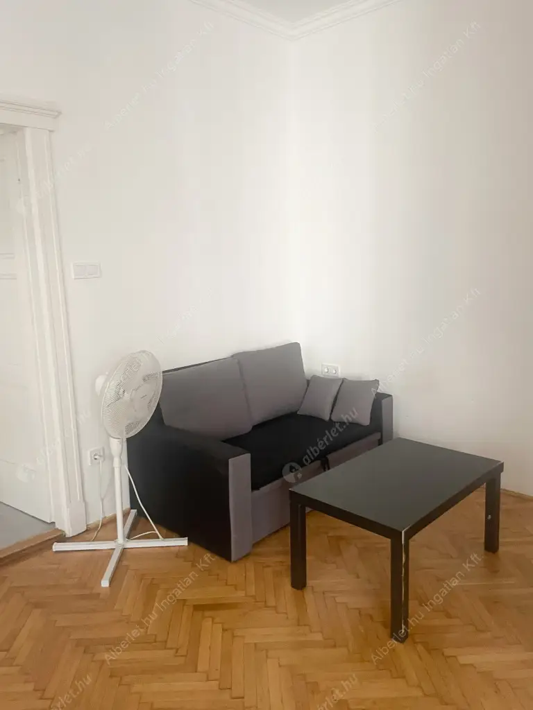 Kiadó albérlet 220000 Ft/hó áron: Budapest, VIII. kerület  Horváth Mihály  tér . Mérete: 44 nm, 1 szobás | Alberlet.hu - 6617408