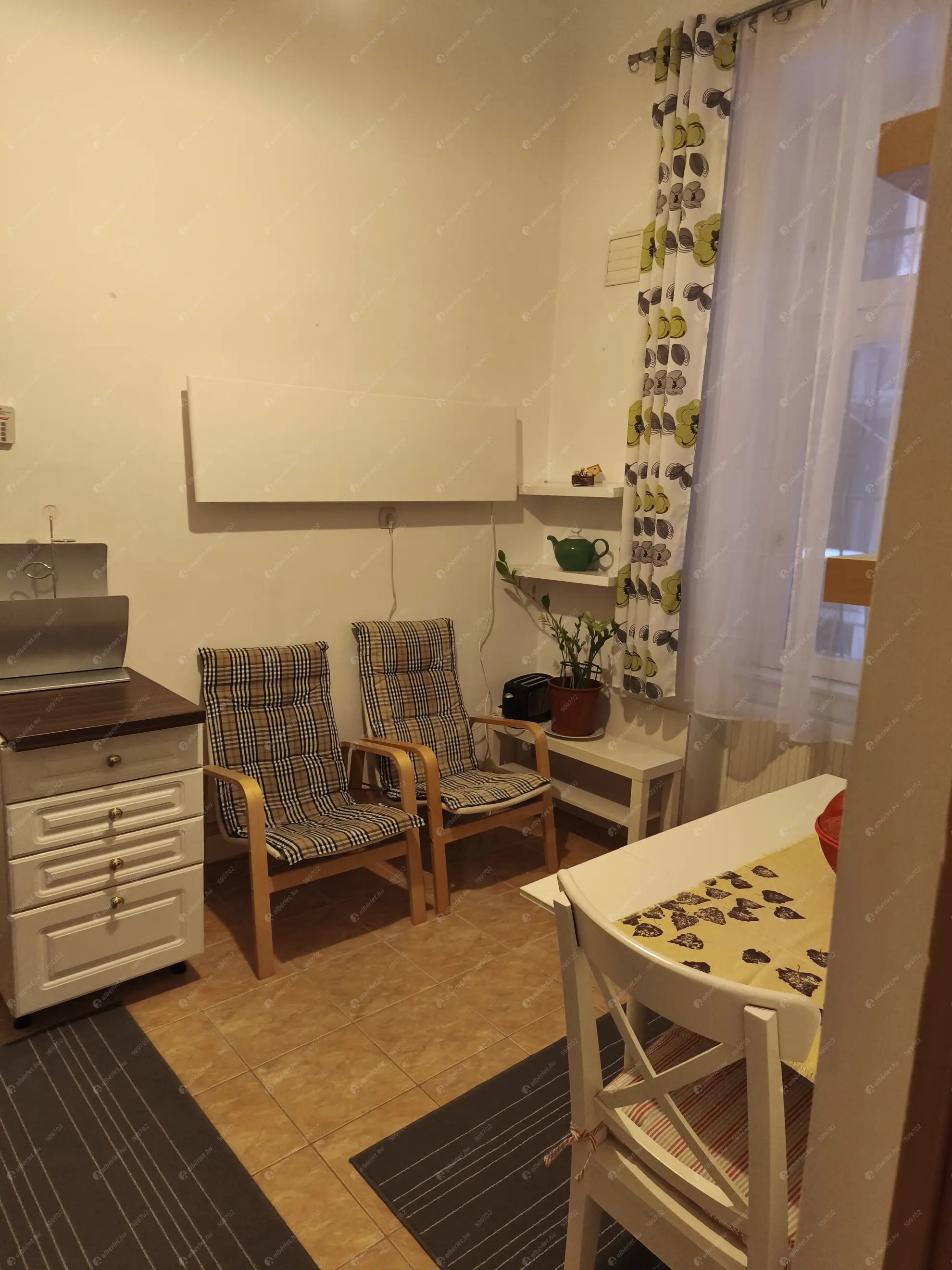 Kiadó albérlet 180000 Ft/hó áron: Budapest, VIII. kerület  Horváth Mihály tér. Mérete: 35 nm, 1 szobás | Alberlet.hu - 6633114