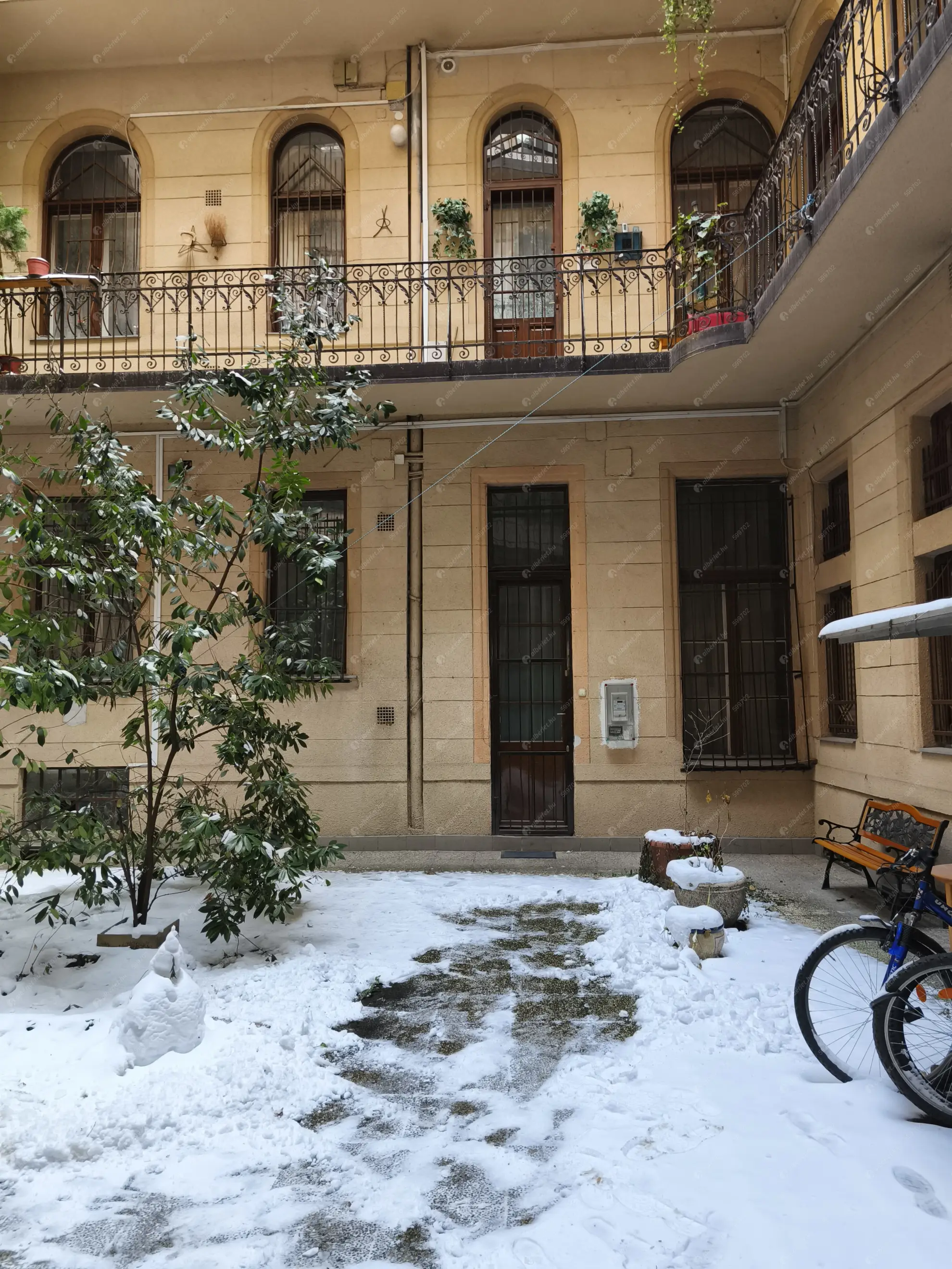 Kiadó albérlet 180000 Ft/hó áron: Budapest, VIII. kerület  Horváth Mihály tér. Mérete: 35 nm, 1 szobás | Alberlet.hu - 6633138