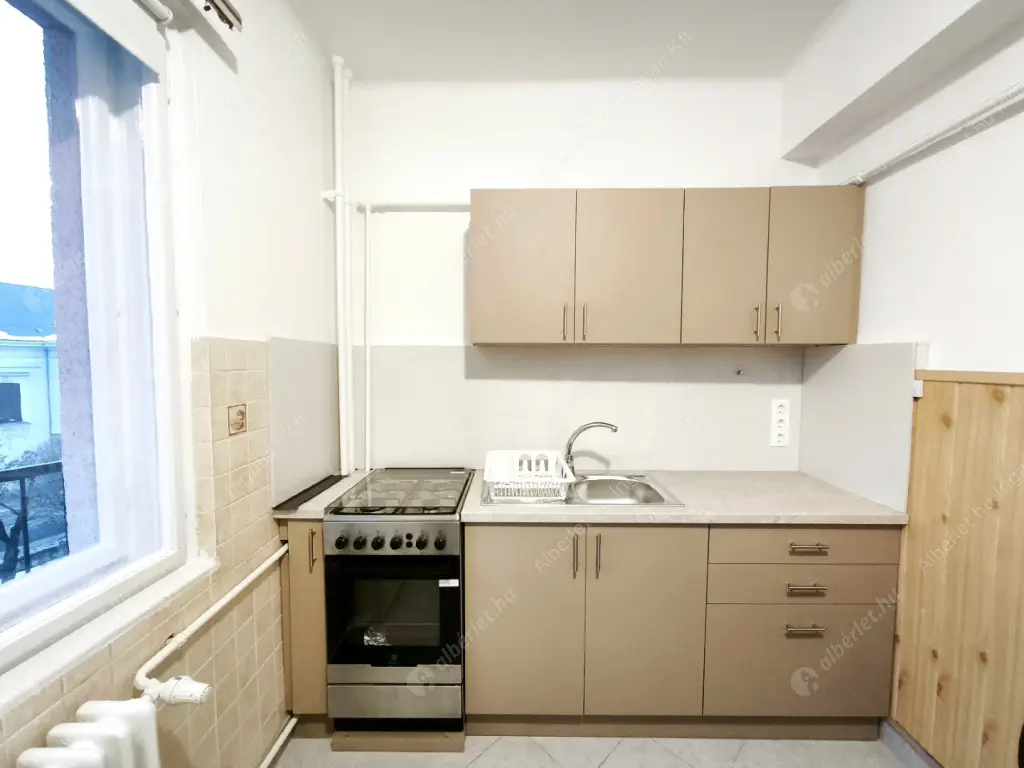 Kiadó albérlet 240000 Ft/hó áron: Budapest, VIII. kerület  Horváth Mihály tér. Mérete: 54 nm, 1 szobás | Alberlet.hu - 6633229