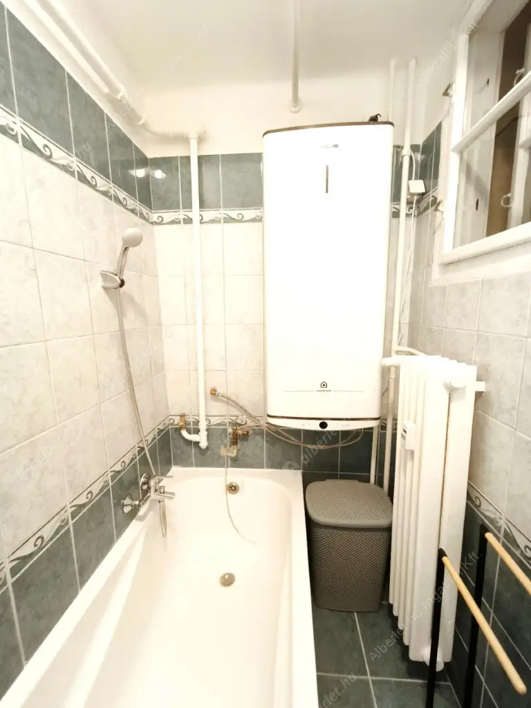 Kiadó albérlet 240000 Ft/hó áron: Budapest, VIII. kerület  Horváth Mihály tér. Mérete: 54 nm, 1 szobás | Alberlet.hu - 6633251