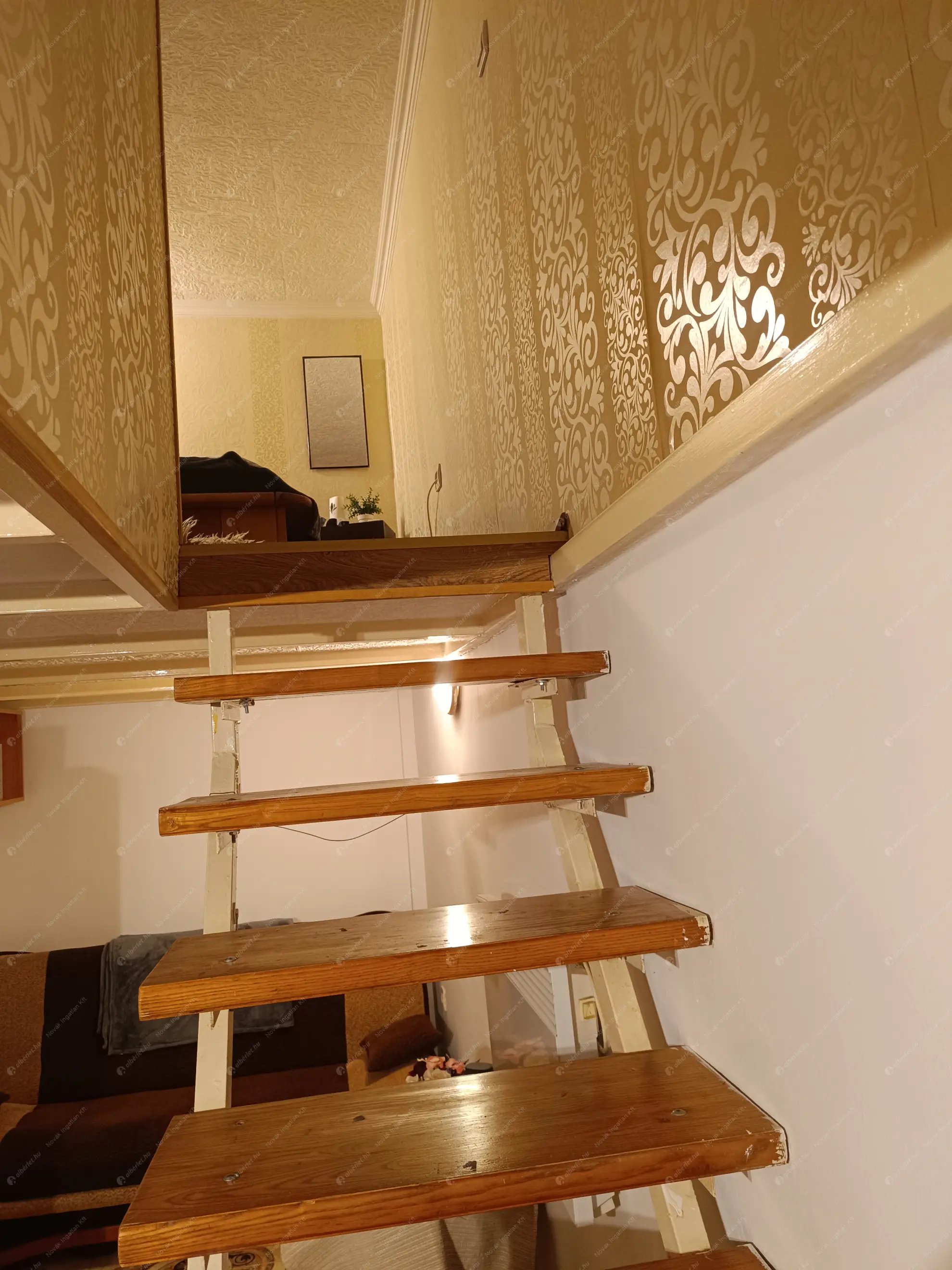 Kiadó albérlet 200000 Ft/hó áron: Budapest, VIII. kerület  II. János Pál pápa tér. Mérete: 22 nm, 1 szobás | Alberlet.hu - 6639602