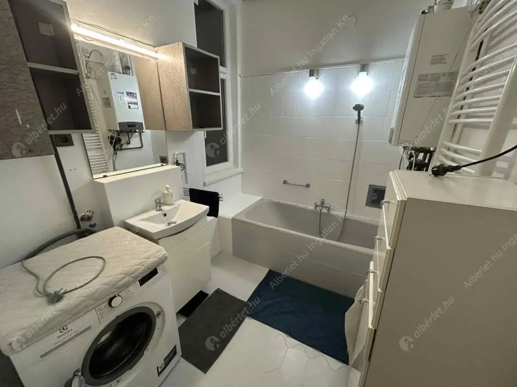 Kiadó albérlet 270000 Ft/hó áron: Budapest, VIII. kerület  II. János Pál pápa tér. Mérete: 51 nm, 1 szobás | Alberlet.hu - 6582831