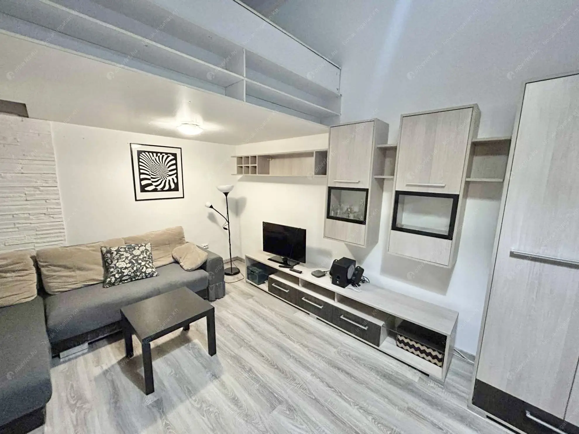 Kiadó albérlet 260000 Ft/hó áron: Budapest, VIII. kerület  II. János Pál pápa tér. Mérete: 51 nm, 1 szobás | Alberlet.hu - 6583779