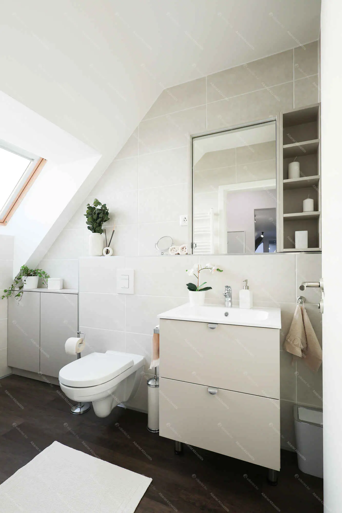 Kiadó albérlet 225000 Ft/hó áron: Budapest, VIII. kerület  Illés utca. Mérete: 32 nm, 1 szobás | Alberlet.hu - 6656651