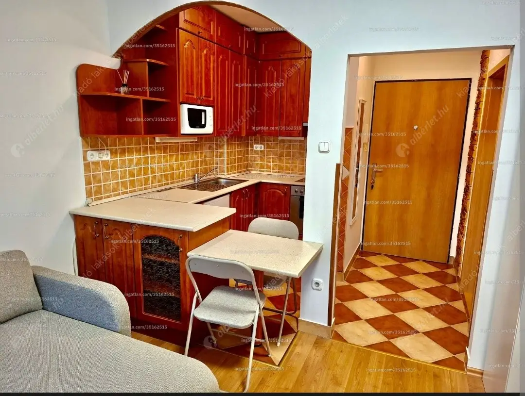 Kiadó albérlet 230000 Ft/hó áron: Budapest, VIII. kerület  Illés utca. Mérete: 37 nm, 1 szobás | Alberlet.hu - 6618280