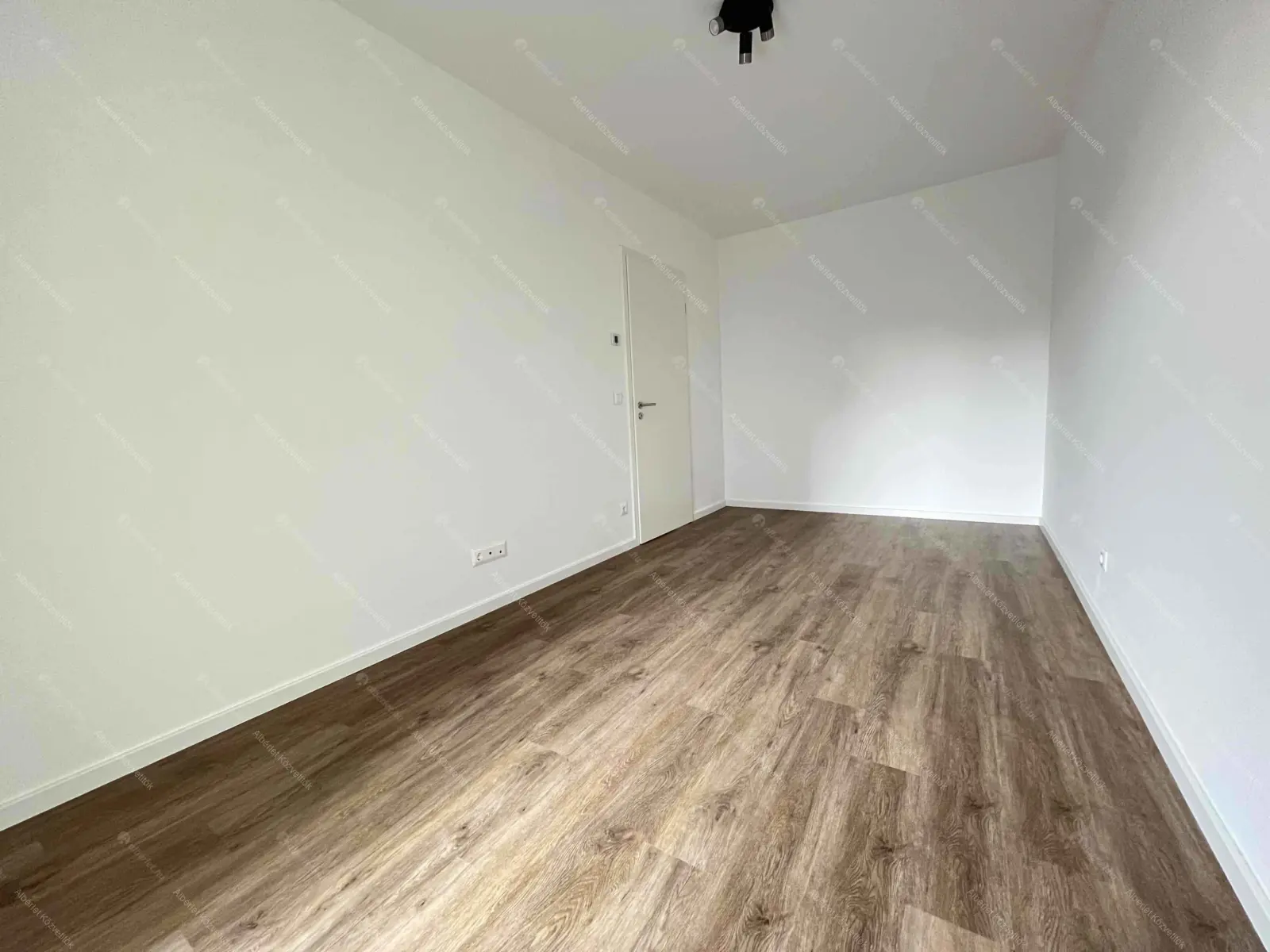 Kiadó albérlet 245000 Ft/hó áron: Budapest, VIII. kerület  Illés utca. Mérete: 45 nm, 2 szobás | Alberlet.hu - 6669353