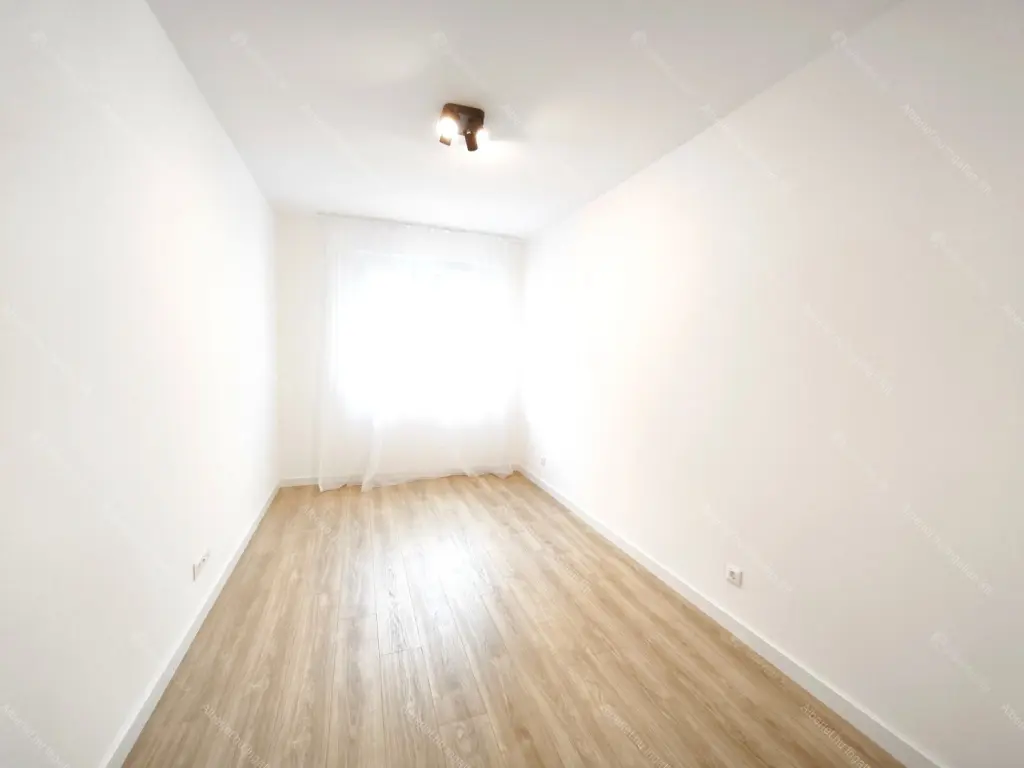 Kiadó albérlet 300000 Ft/hó áron: Budapest, VIII. kerület  Illés utca. Mérete: 47 nm, 2 szobás | Alberlet.hu - 6693956