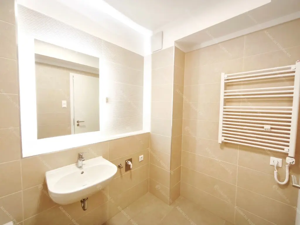 Kiadó albérlet 300000 Ft/hó áron: Budapest, VIII. kerület  Illés utca. Mérete: 47 nm, 2 szobás | Alberlet.hu - 6693969