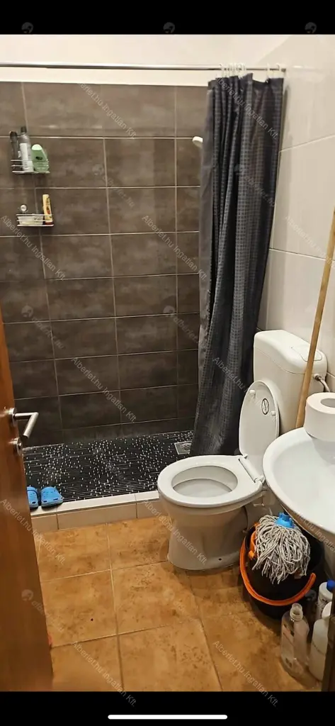 Kiadó albérlet 110000 Ft/hó áron: Budapest, VIII. kerület  József körút. Mérete: 110 nm, 4 szobás | Alberlet.hu - 6681219