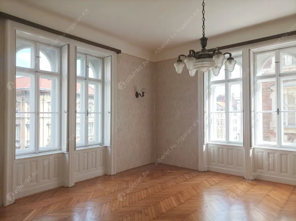 Kiadó albérlet 300000 Ft/hó áron: Budapest, VIII. kerület  József körút. Mérete: 127 nm, 3 szobás | Alberlet.hu - 6567560