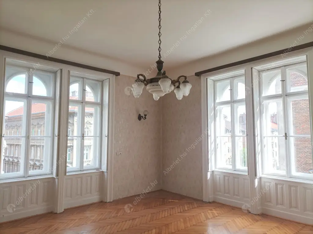 Kiadó albérlet 300000 Ft/hó áron: Budapest, VIII. kerület  József körút. Mérete: 127 nm, 3 szobás | Alberlet.hu - 6614551