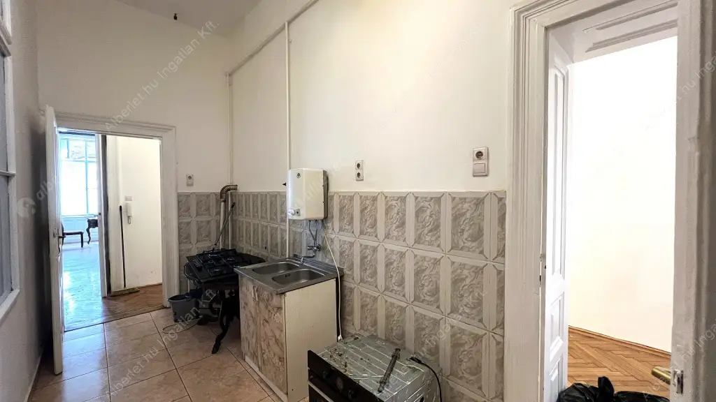 Kiadó albérlet 300000 Ft/hó áron: Budapest, VIII. kerület  József körút. Mérete: 127 nm, 3 szobás | Alberlet.hu - 6614563