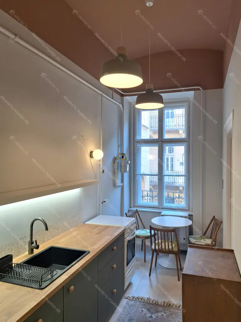 Kiadó albérlet 235000 Ft/hó áron: Budapest, VIII. kerület  József körút. Mérete: 47 nm, 2 szobás | Alberlet.hu - 6683571