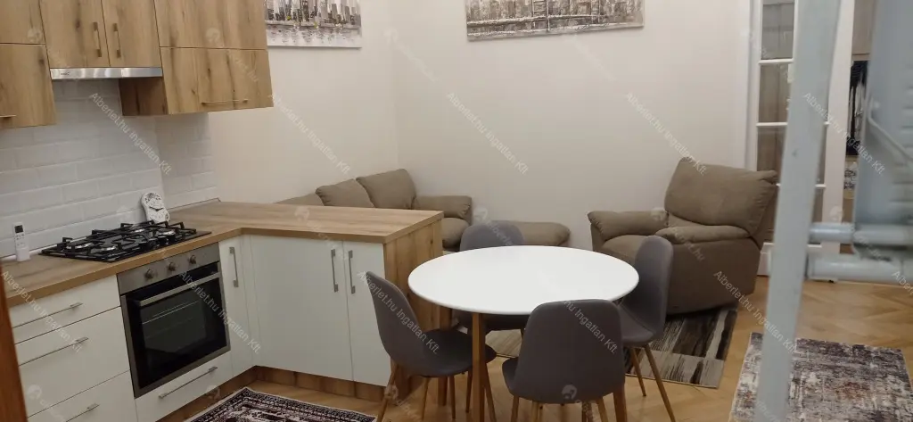 Kiadó albérlet 330000 Ft/hó áron: Budapest, VIII. kerület  József körút. Mérete: 47 nm, 3 szobás | Alberlet.hu - 6689743