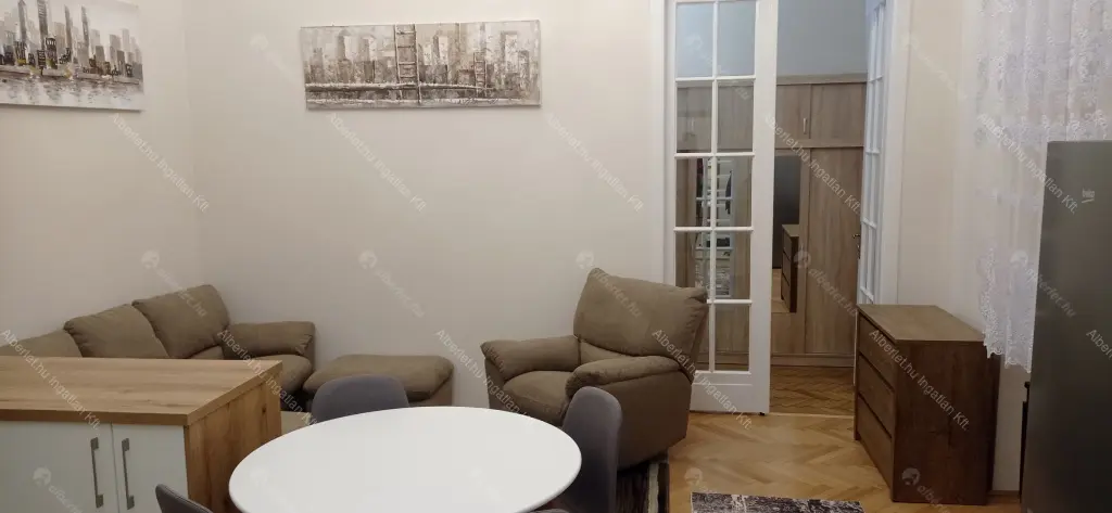 Kiadó albérlet 330000 Ft/hó áron: Budapest, VIII. kerület  József körút. Mérete: 47 nm, 3 szobás | Alberlet.hu - 6689744