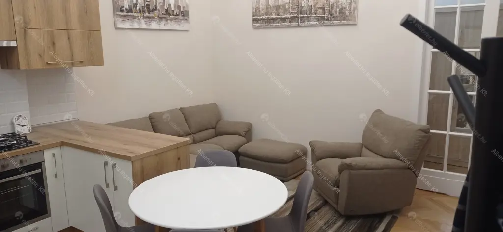 Kiadó albérlet 330000 Ft/hó áron: Budapest, VIII. kerület  József körút. Mérete: 47 nm, 3 szobás | Alberlet.hu - 6689746