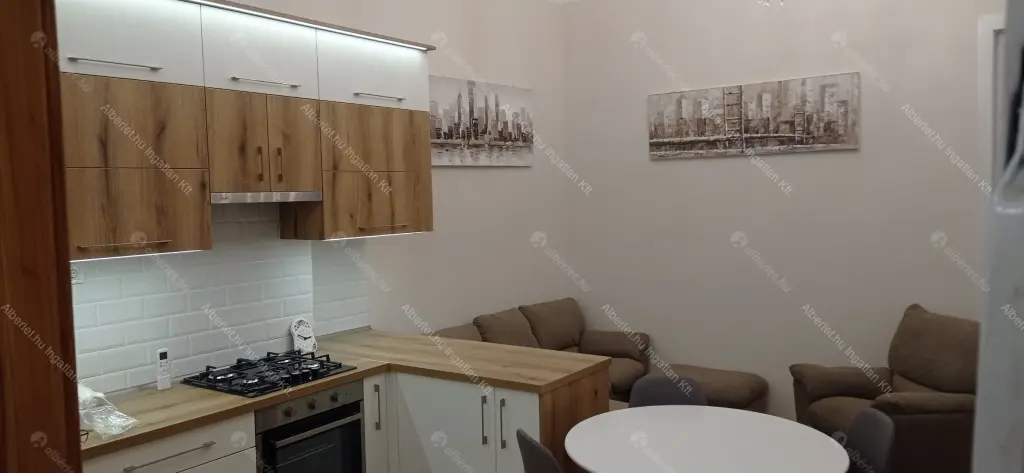 Kiadó albérlet 330000 Ft/hó áron: Budapest, VIII. kerület  József körút. Mérete: 47 nm, 3 szobás | Alberlet.hu - 6689756