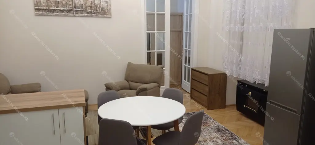 Kiadó albérlet 290000 Ft/hó áron: Budapest, VIII. kerület  József körút. Mérete: 47 nm, 3 szobás | Alberlet.hu - 6700522