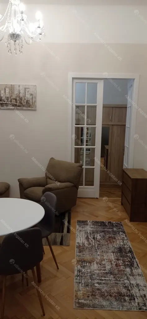 Kiadó albérlet 290000 Ft/hó áron: Budapest, VIII. kerület  József körút. Mérete: 47 nm, 3 szobás | Alberlet.hu - 6700527