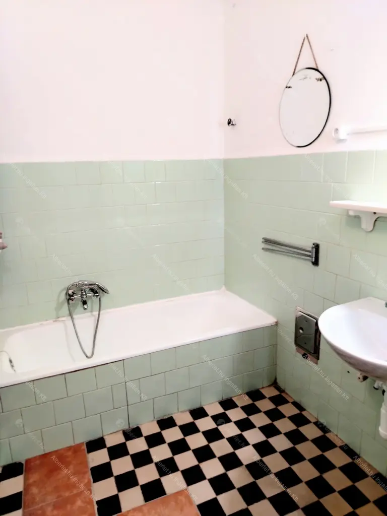 Kiadó albérlet 210000 Ft/hó áron: Budapest, VIII. kerület  József körút. Mérete: 51 nm, 1 szobás | Alberlet.hu - 6710078