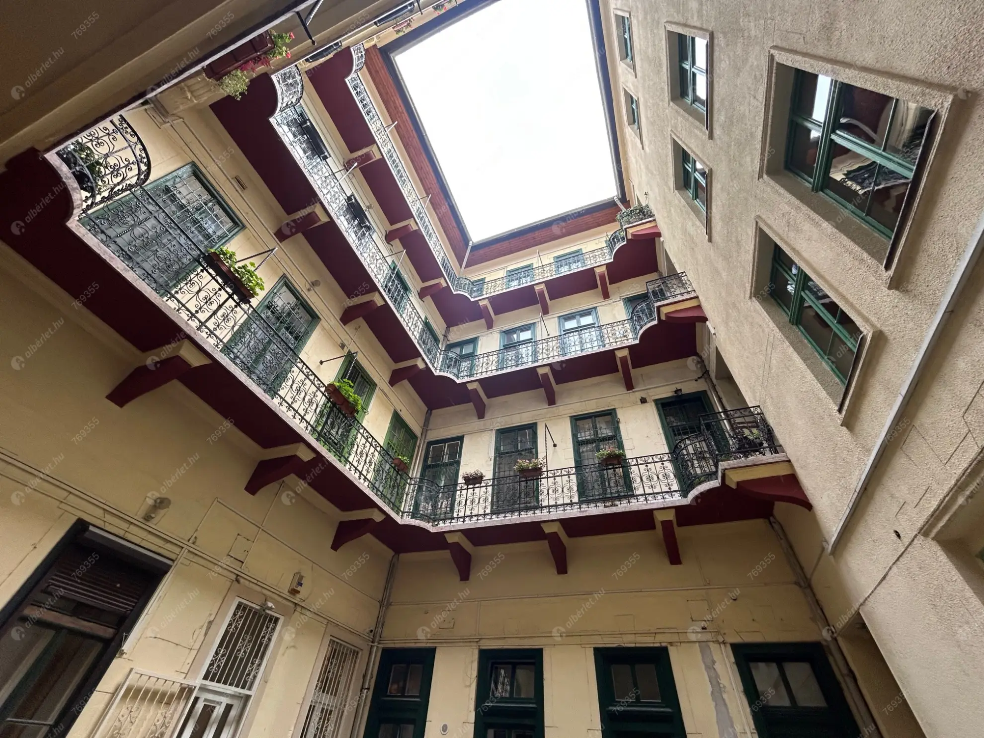 Kiadó albérlet 295000 Ft/hó áron: Budapest, VIII. kerület  József körút. Mérete: 73 nm, 2 szobás | Alberlet.hu - 6552534