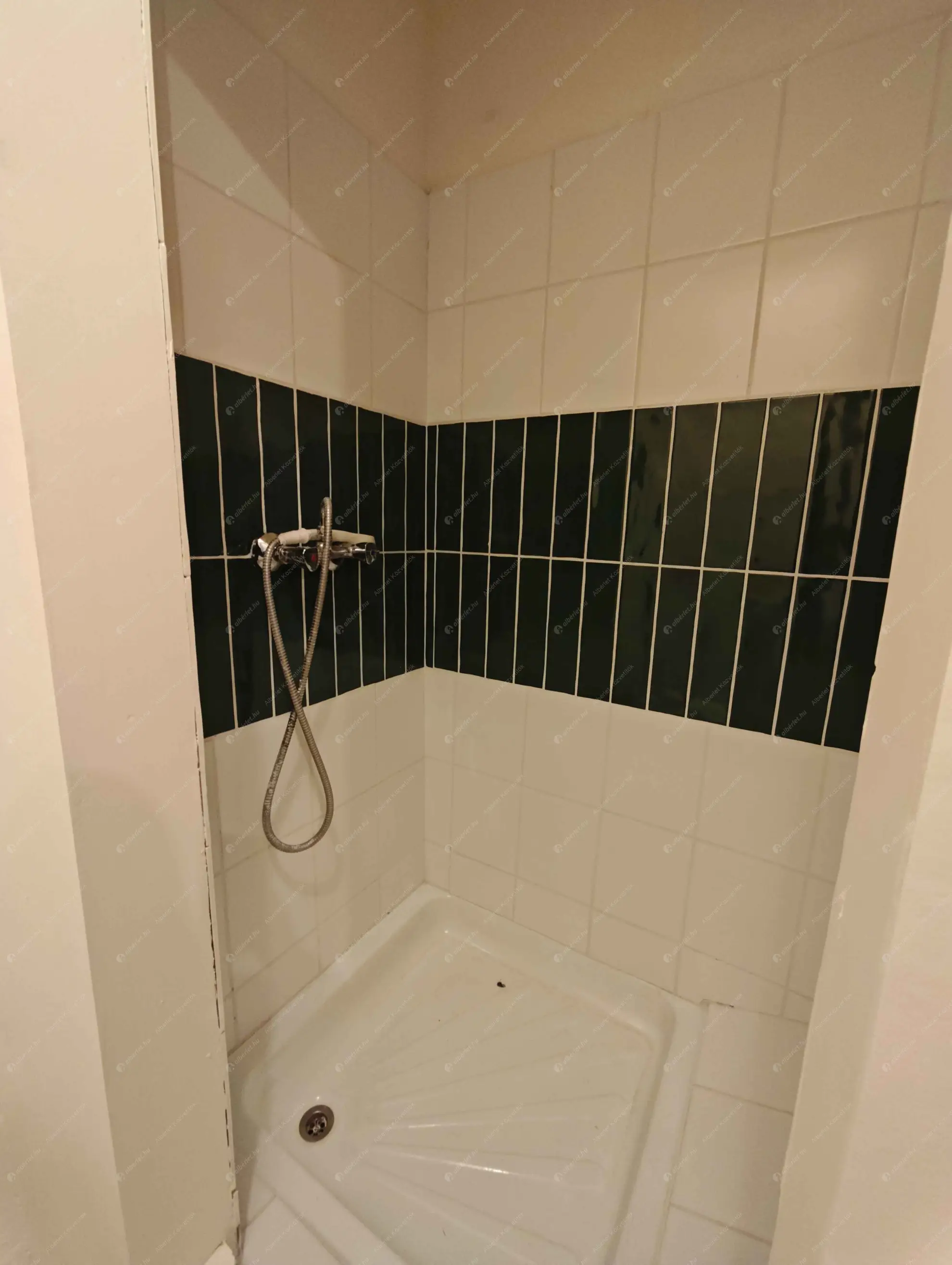 Kiadó albérlet 180000 Ft/hó áron: Budapest, VIII. kerület  József utca. Mérete: 29 nm, 1 szobás | Alberlet.hu - 6591564