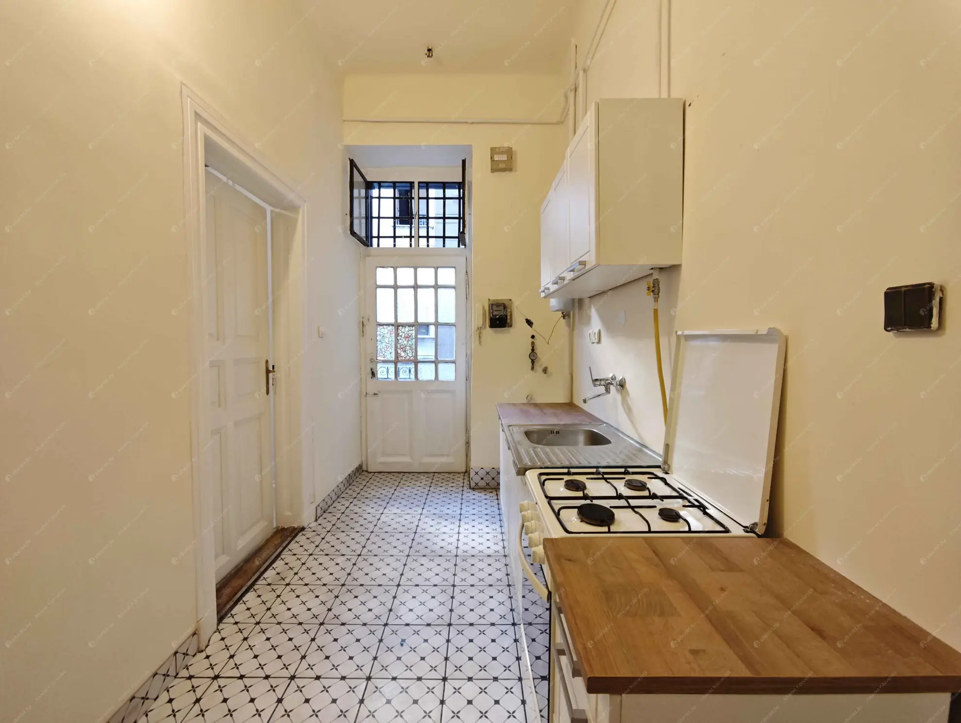 Kiadó albérlet 180000 Ft/hó áron: Budapest, VIII. kerület  József utca. Mérete: 29 nm, 1 szobás | Alberlet.hu - 6591566