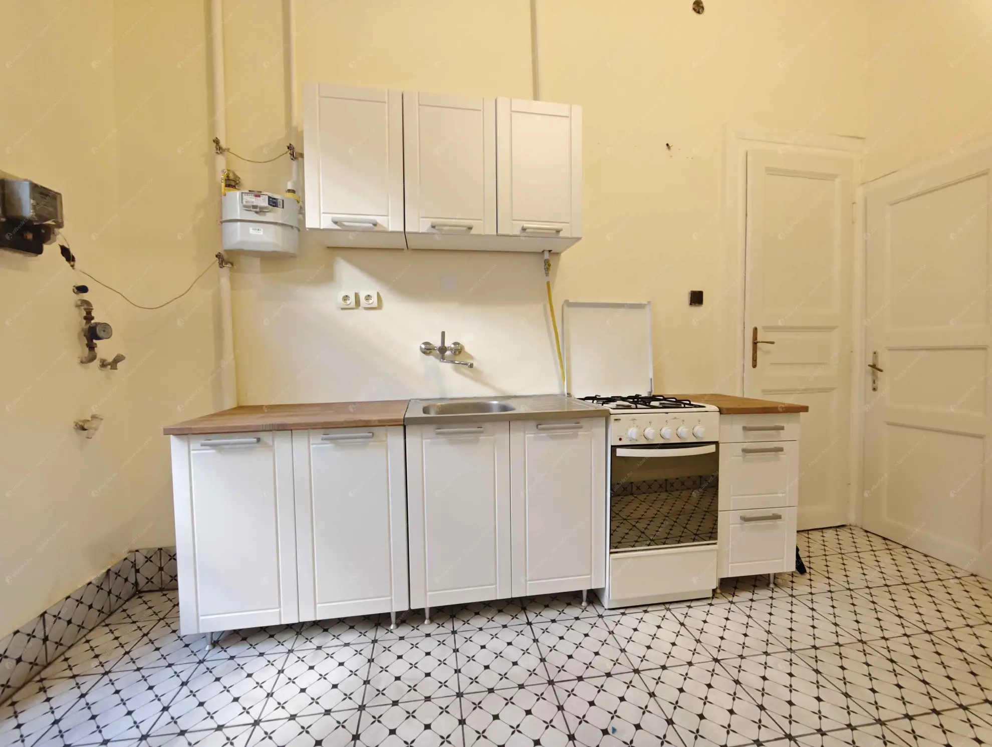 Kiadó albérlet 180000 Ft/hó áron: Budapest, VIII. kerület  József utca. Mérete: 29 nm, 1 szobás | Alberlet.hu - 6591567