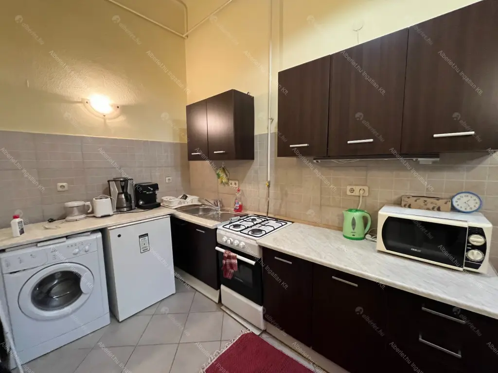 Kiadó albérlet 180000 Ft/hó áron: Budapest, VIII. kerület  József utca. Mérete: 32 nm, 1 szobás | Alberlet.hu - 6695169