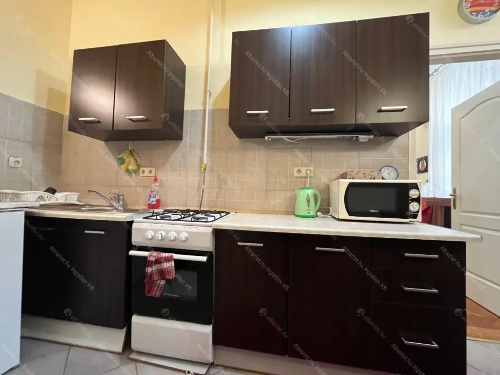 Kiadó albérlet 180000 Ft/hó áron: Budapest, VIII. kerület  József utca. Mérete: 32 nm, 1 szobás | Alberlet.hu - 6695170