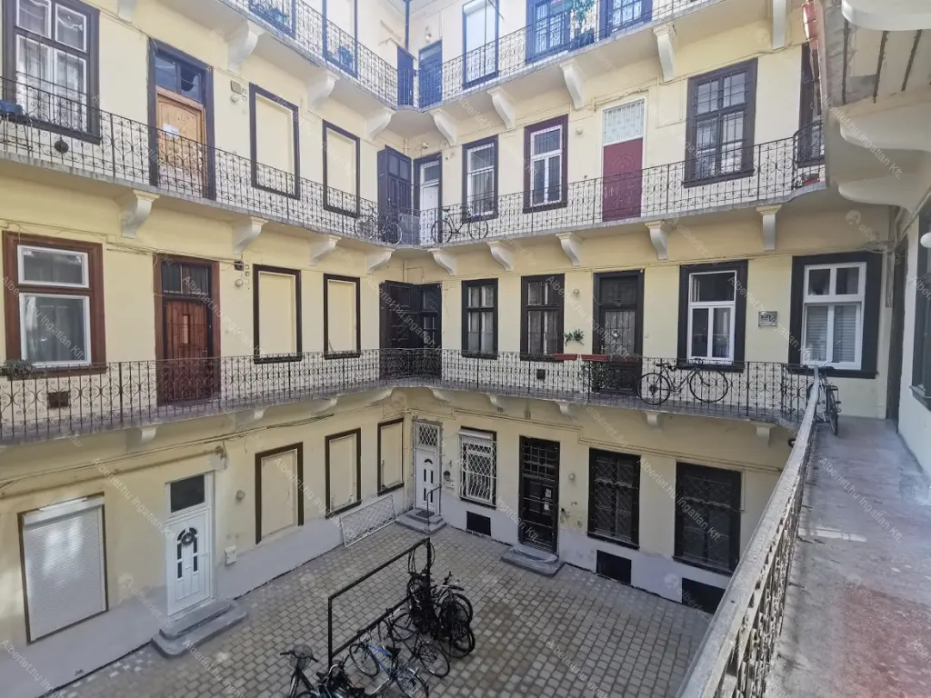 Kiadó albérlet 180000 Ft/hó áron: Budapest, VIII. kerület  József utca. Mérete: 32 nm, 1 szobás | Alberlet.hu - 6695171