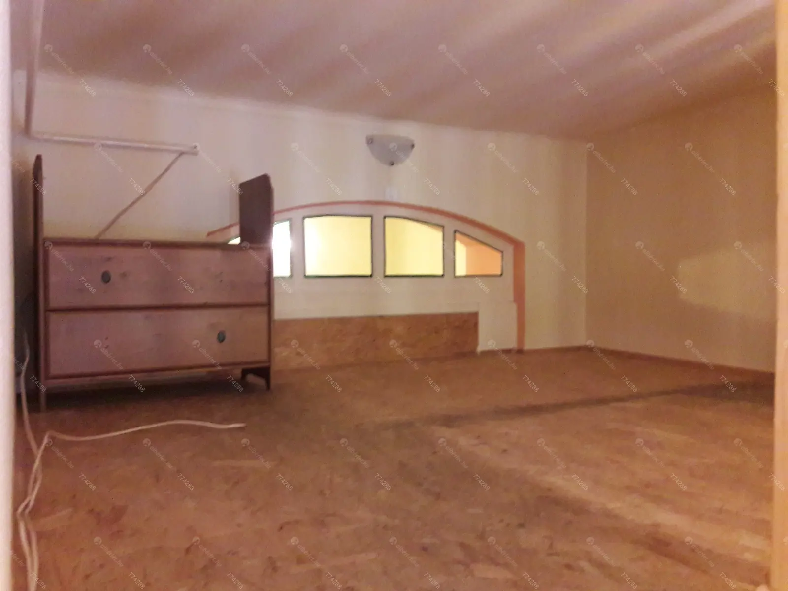 Kiadó albérlet 250000 Ft/hó áron: Budapest, VIII. kerület  Kálvária utca. Mérete: 33 nm, 1 szobás | Alberlet.hu - 6646636