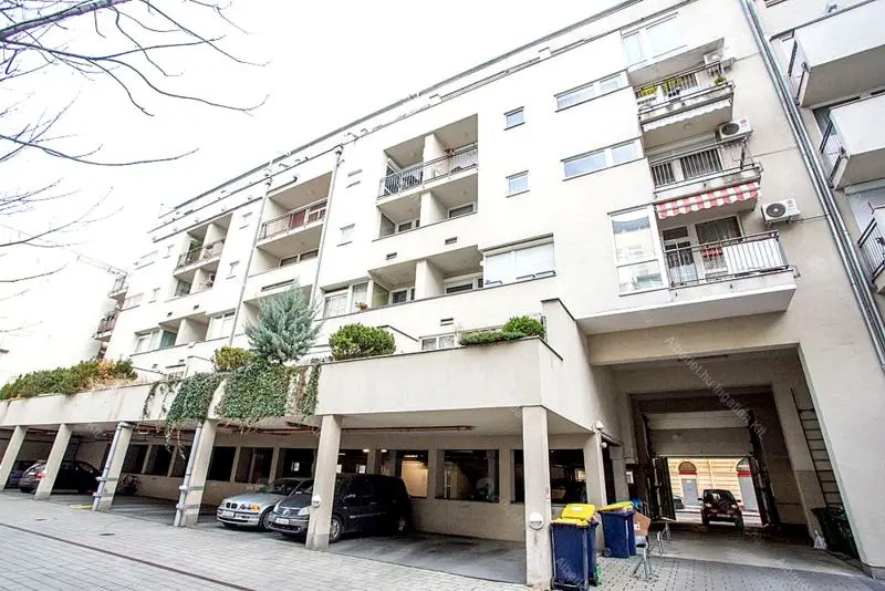 Kiadó albérlet 220000 Ft/hó áron: Budapest, VIII. kerület  Kálvária utca. Mérete: 34 nm, 1 szobás | Alberlet.hu - 6647025