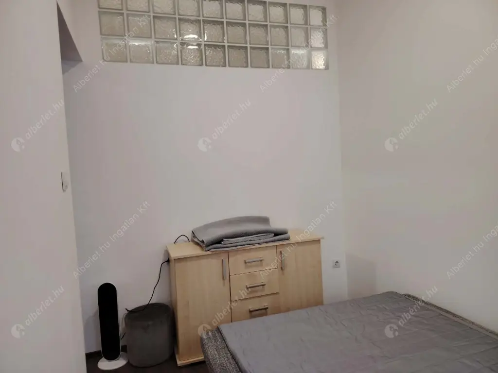 Kiadó albérlet 220000 Ft/hó áron: Budapest, VIII. kerület  Kálvária utca. Mérete: 44 nm, 2 szobás | Alberlet.hu - 6604088