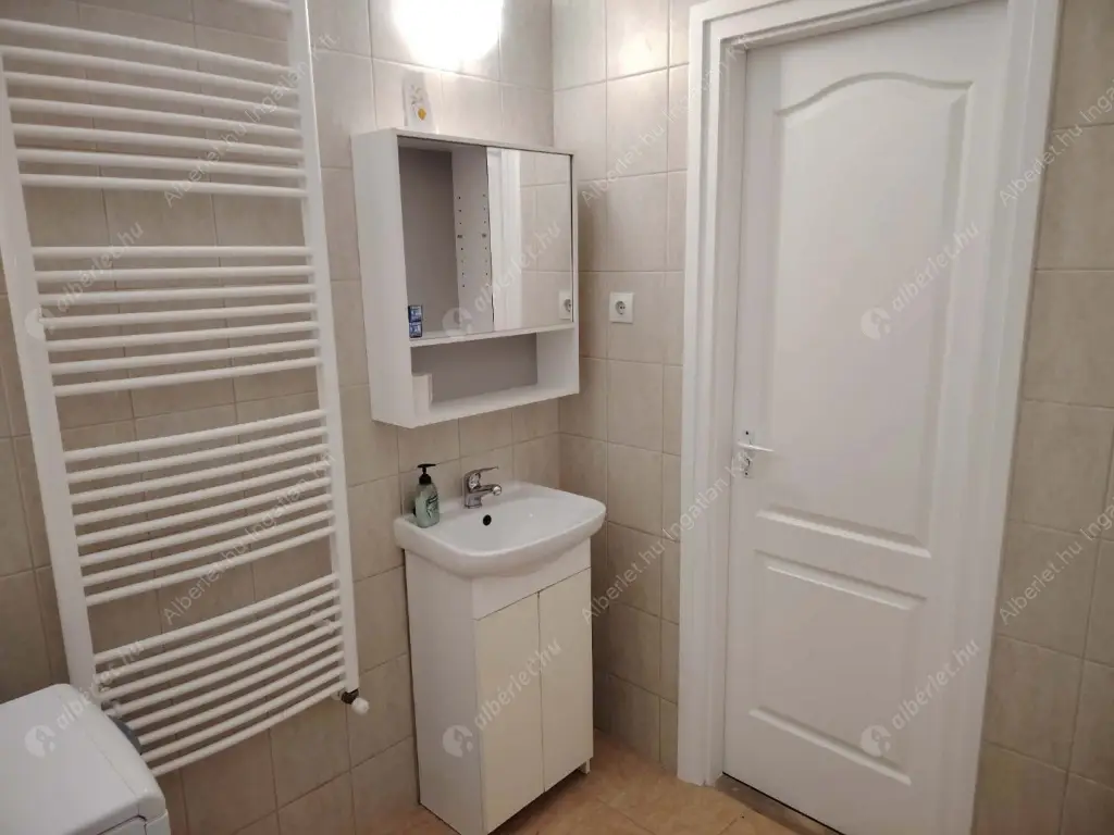 Kiadó albérlet 220000 Ft/hó áron: Budapest, VIII. kerület  Kálvária utca. Mérete: 44 nm, 2 szobás | Alberlet.hu - 6604101