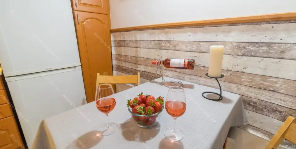 Kiadó albérlet 259000 Ft/hó áron: Budapest, VIII. kerület  Kis Salétrom utca . Mérete: 65 nm, 2 szobás | Alberlet.hu - 6661599